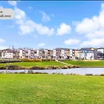Upscale 3 Bedroom 3 Bathroom Detached House - Central Location - Free Driveway Parking, 75\
